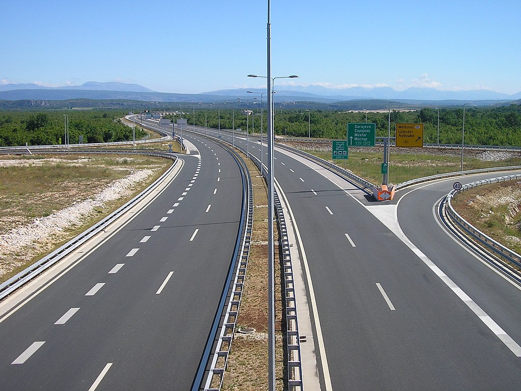 Na sjeveru se gradi 50 km autoceste, Hercegovina ovog ljeta dobiva 11 km, tunel Prenj 2030.