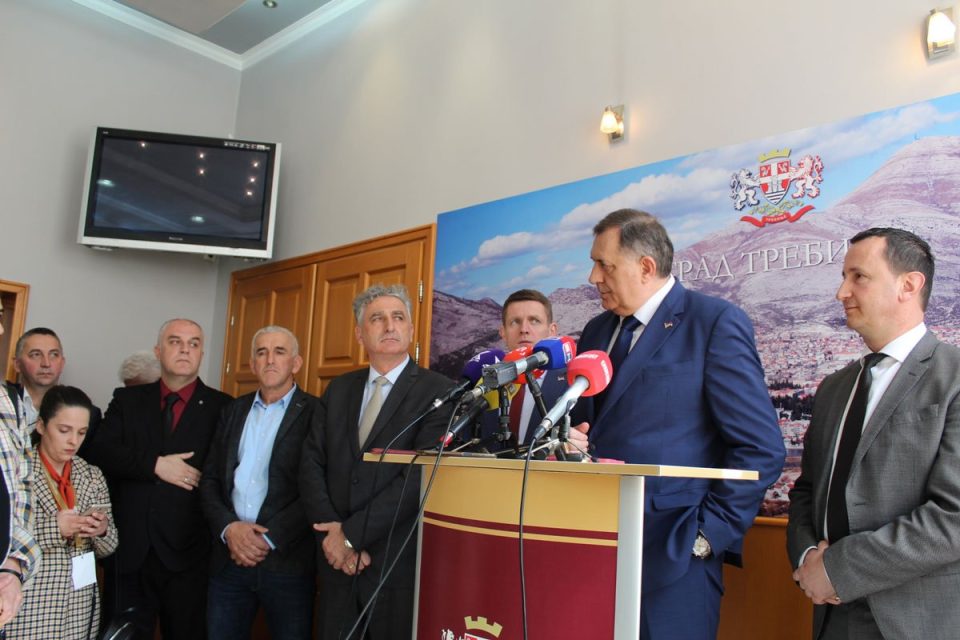 Sastanak Dodika sa načelnicima u Trebinju: Uskoro nastavak radova na putu Žegulja – Stolac