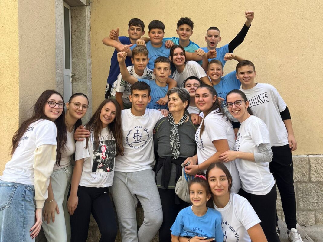 Oratorij arka stolac 10-25-2